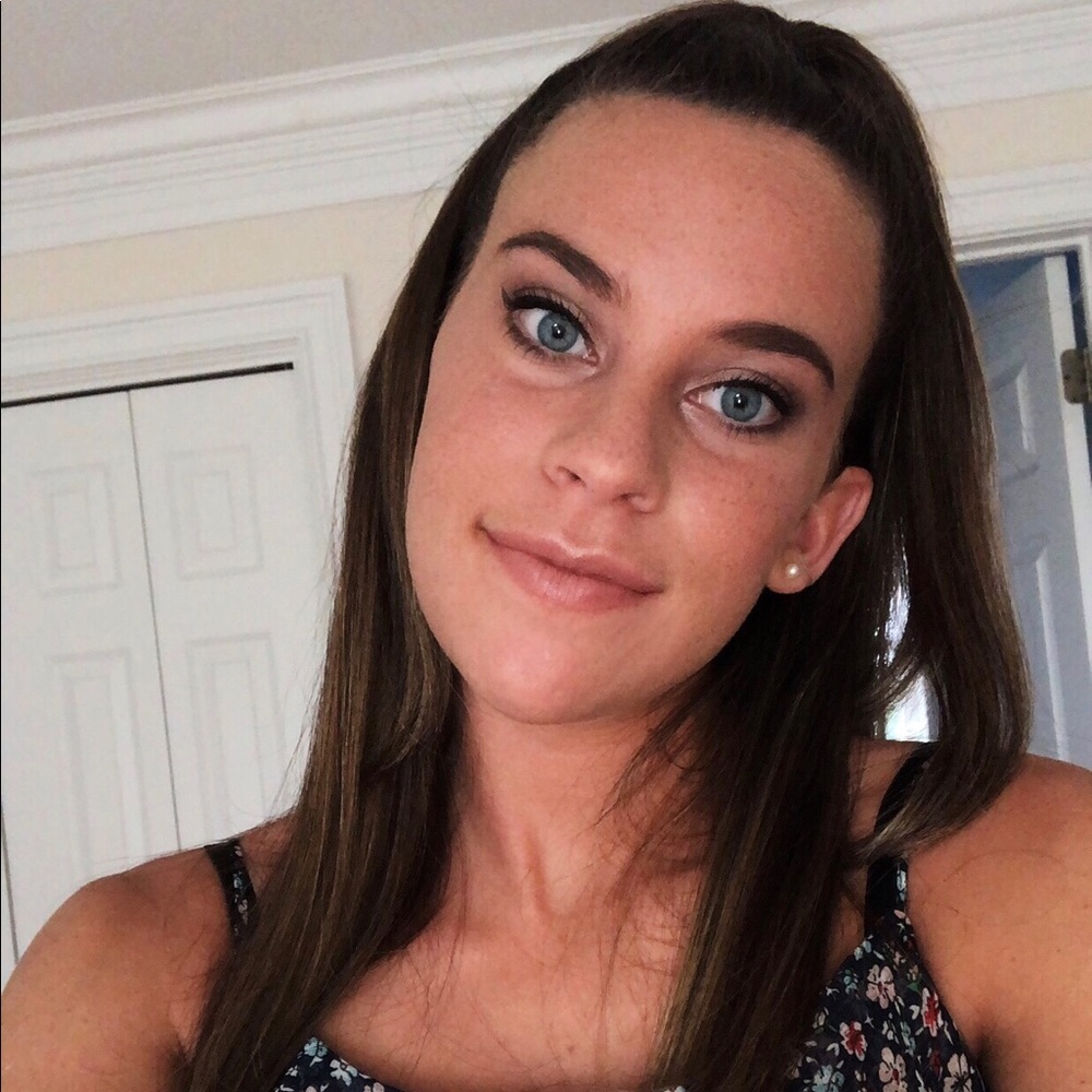 Meet your Posher, Monica